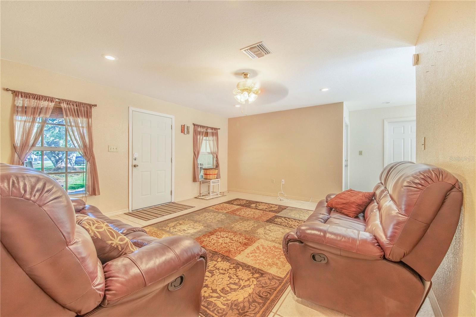 33 PINEWOOD DR, HAINES CITY, FL, 33844