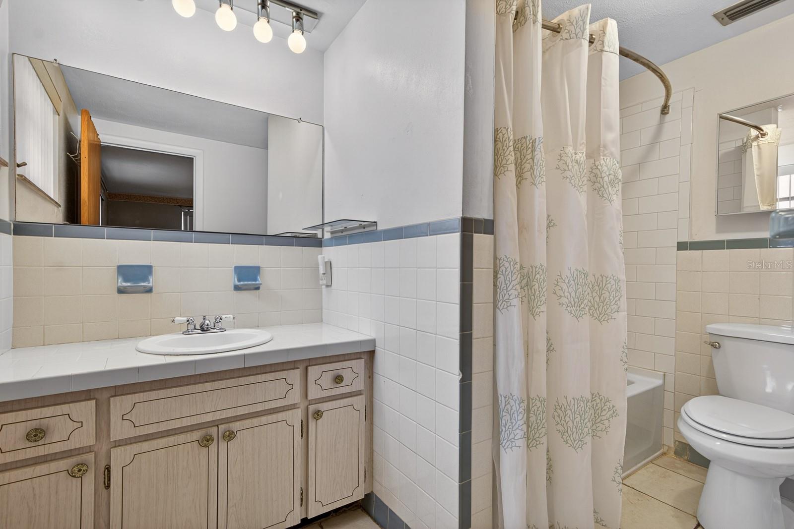 6021 2ND AVE, NEW PORT RICHEY, FL, 34653