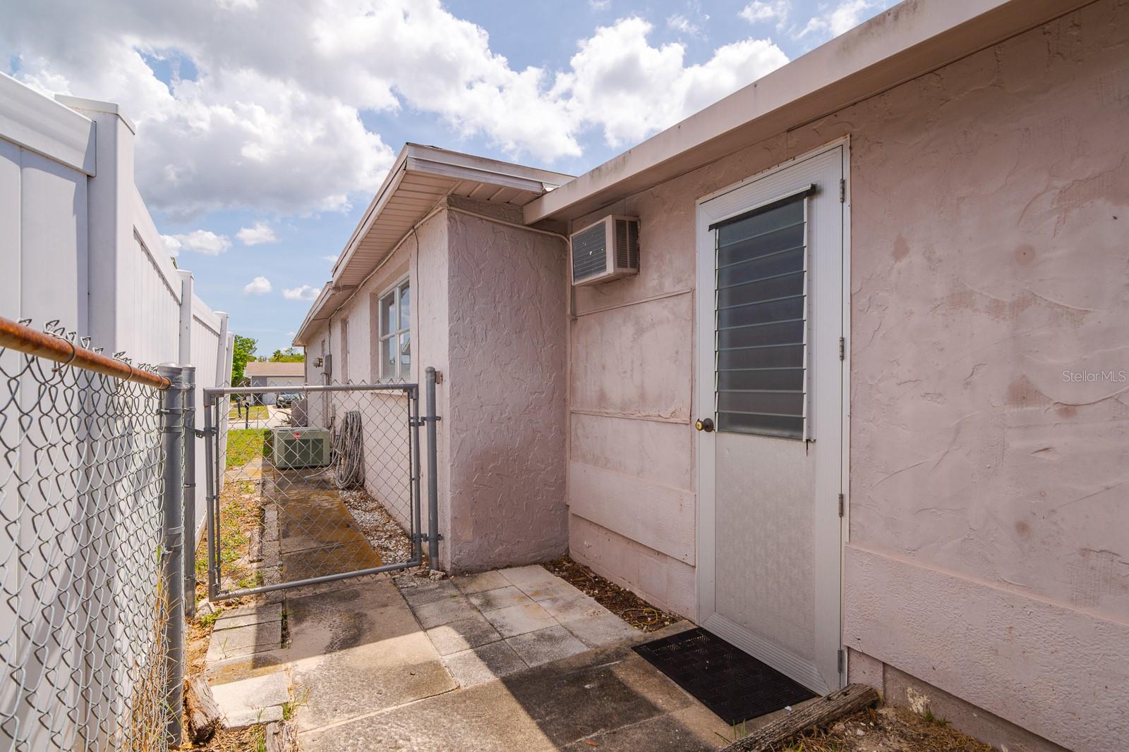 6021 2ND AVE, NEW PORT RICHEY, FL, 34653