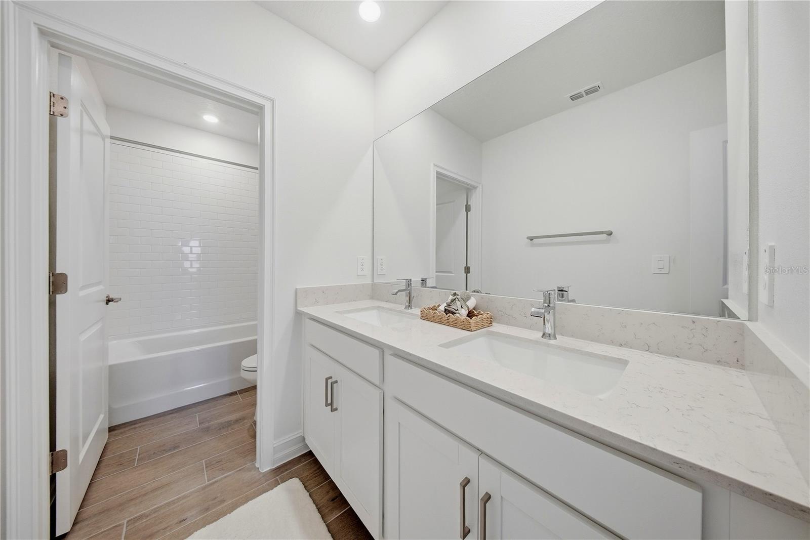 9471 RUNAWAY BREEZE DRIVE, LAND O LAKES, FL, 34637