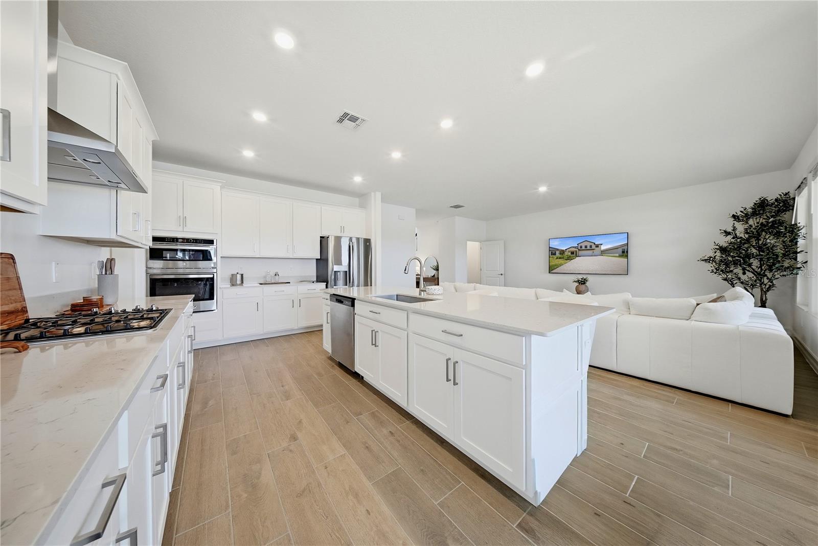 9471 RUNAWAY BREEZE DRIVE, LAND O LAKES, FL, 34637