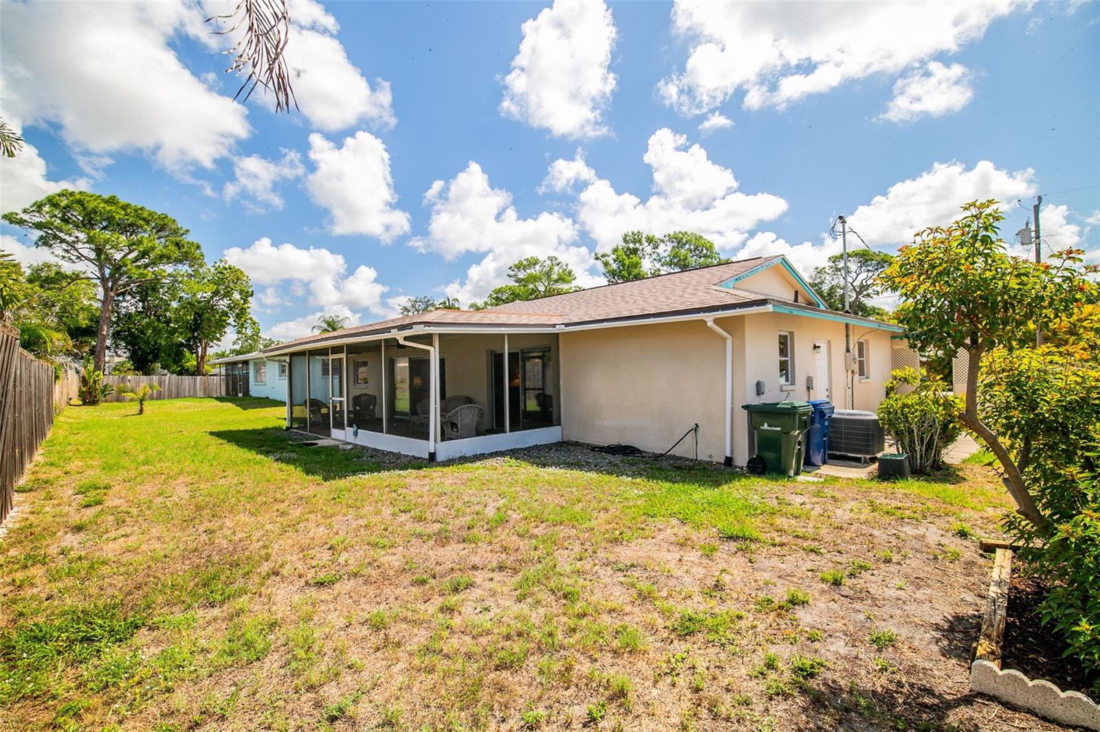 8824 PHYLISS AVE, SARASOTA, FL, 34231