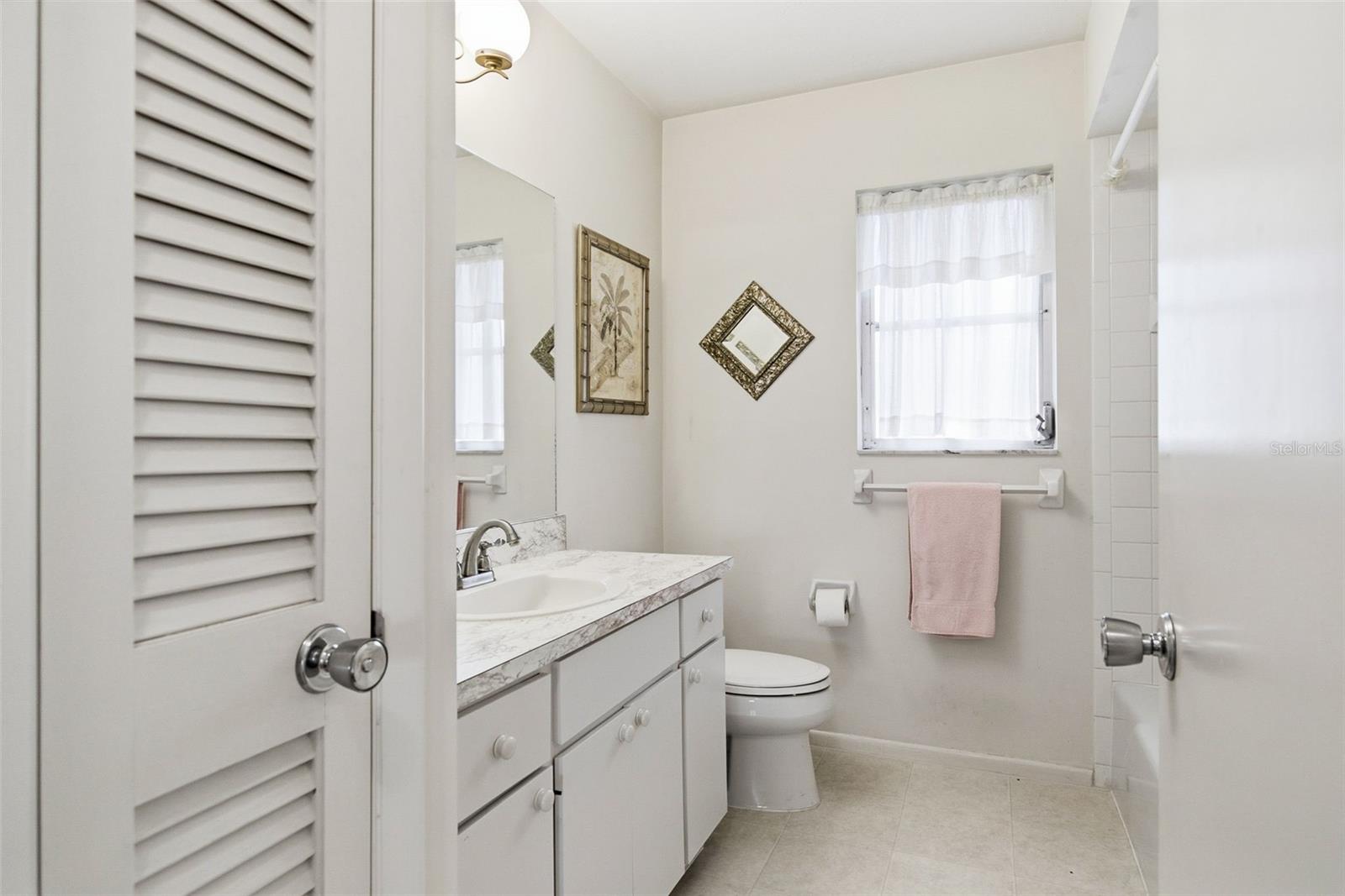 8824 PHYLISS AVE, SARASOTA, FL, 34231