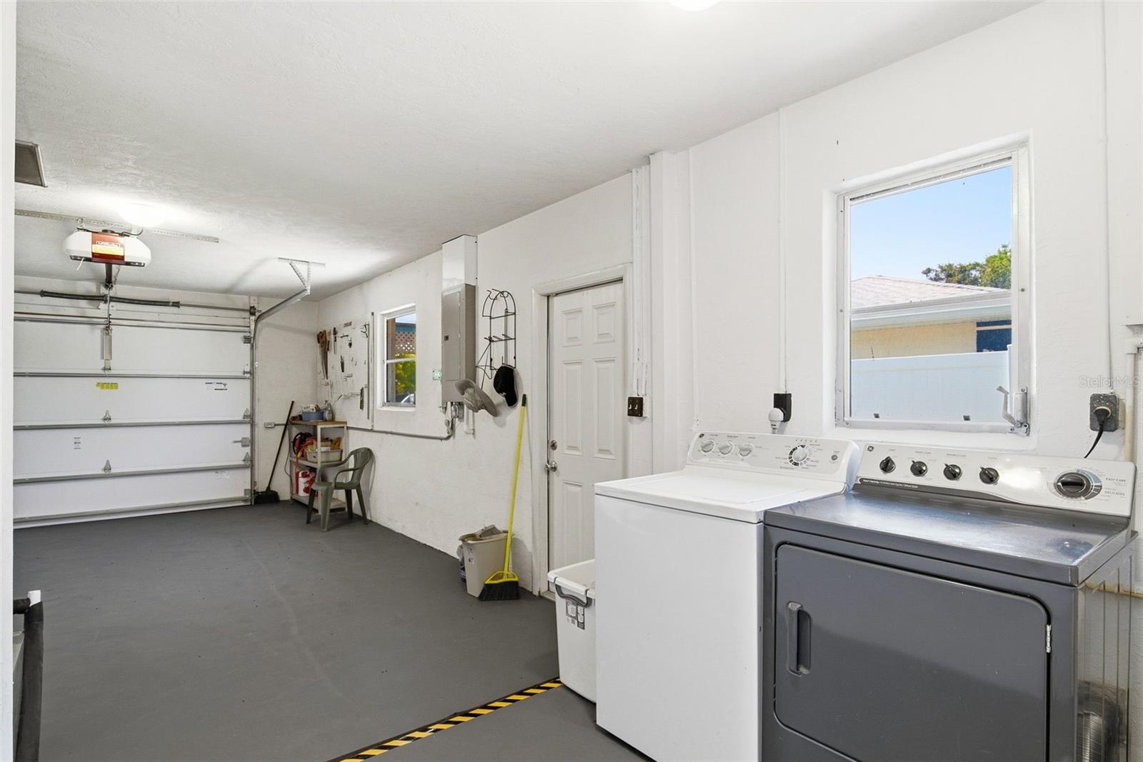 8824 PHYLISS AVE, SARASOTA, FL, 34231