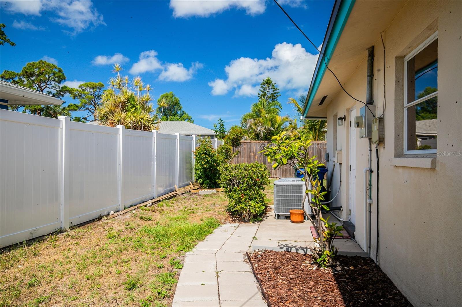 8824 PHYLISS AVE, SARASOTA, FL, 34231