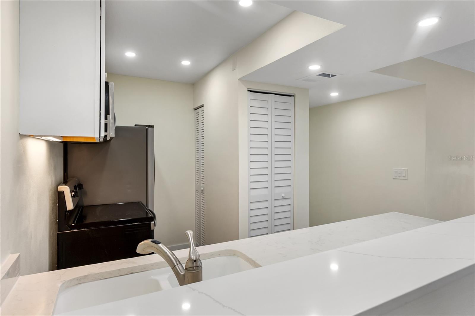 3229 BENEVA RD #203, SARASOTA, FL, 34232