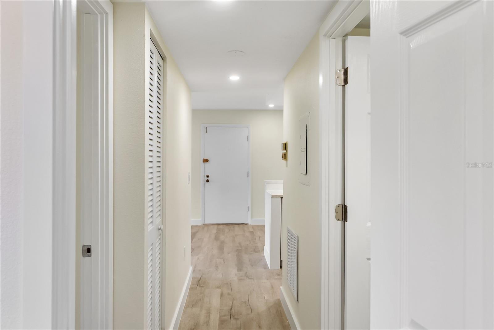 3229 BENEVA RD #203, SARASOTA, FL, 34232
