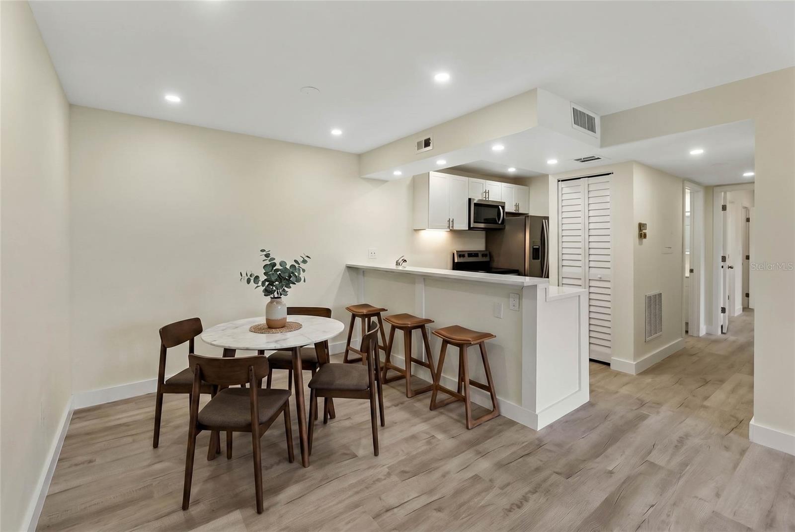 3229 BENEVA RD #203, SARASOTA, FL, 34232