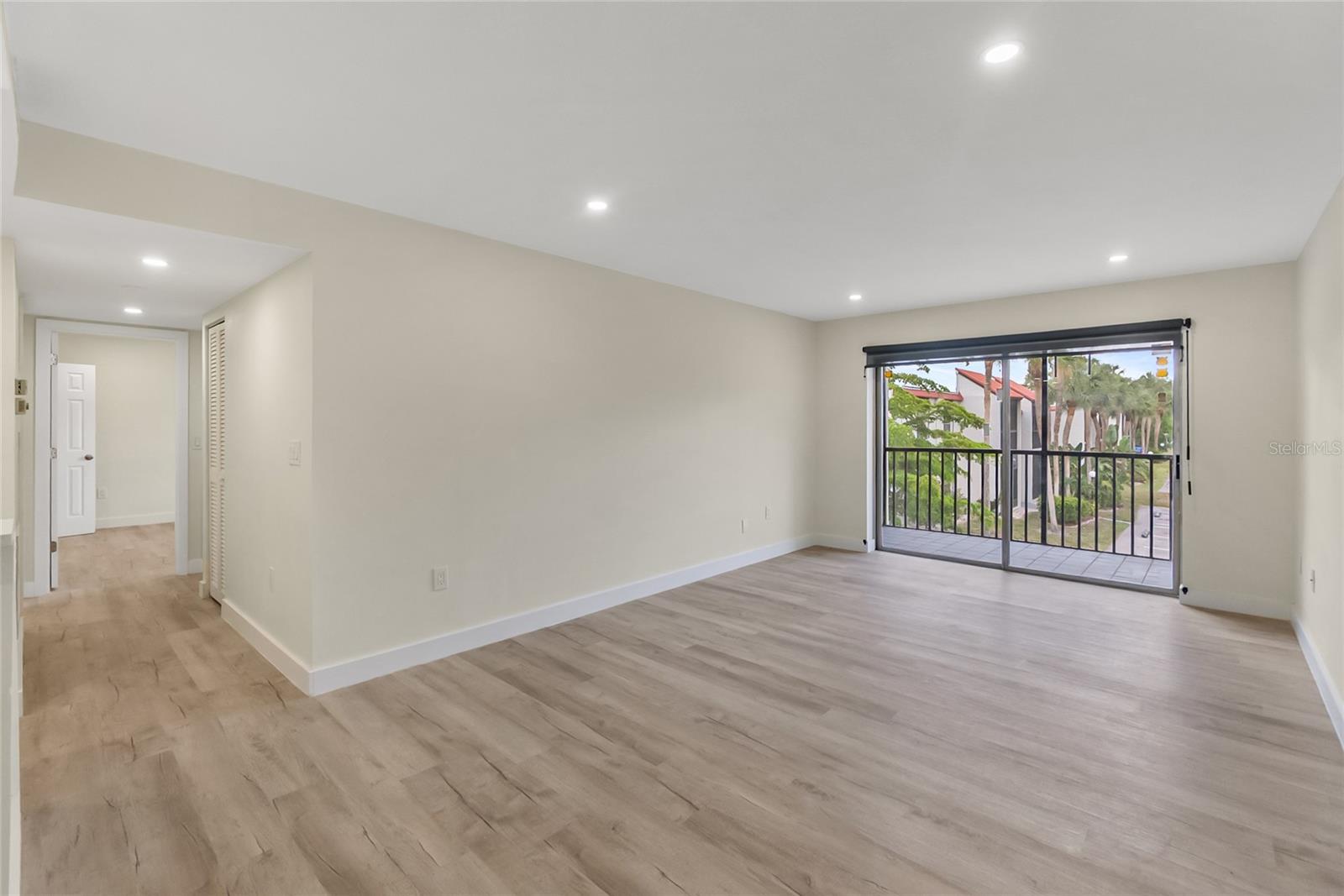 3229 BENEVA RD #203, SARASOTA, FL, 34232
