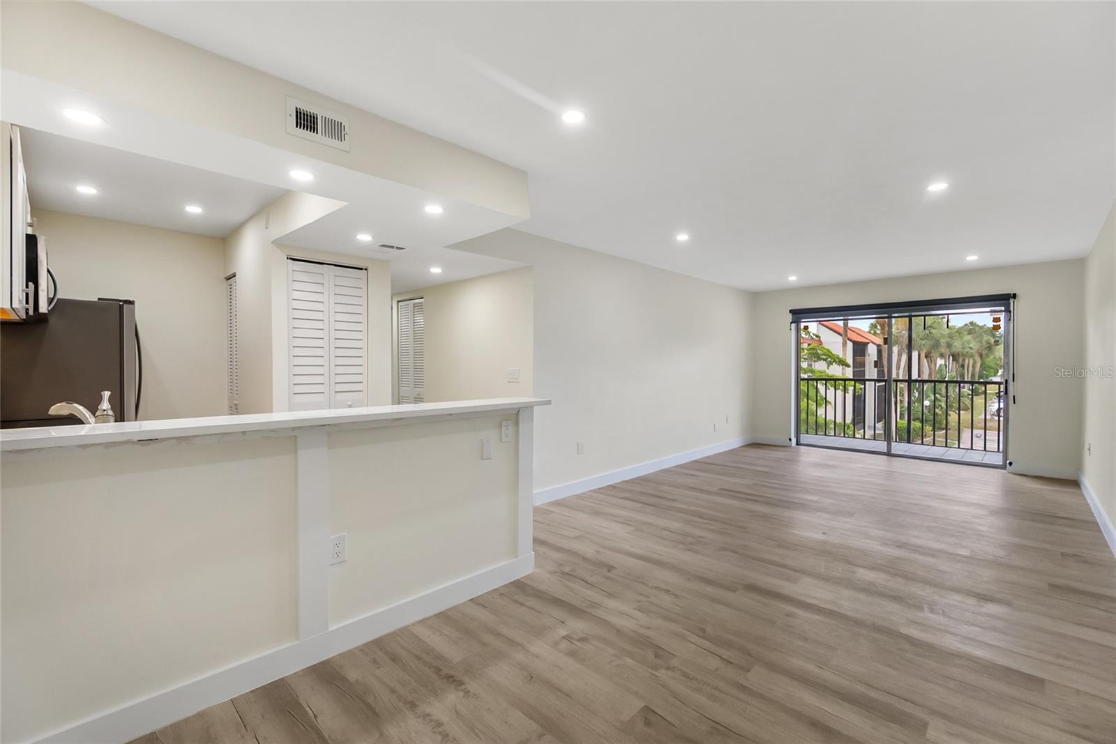 3229 BENEVA RD #203, SARASOTA, FL, 34232