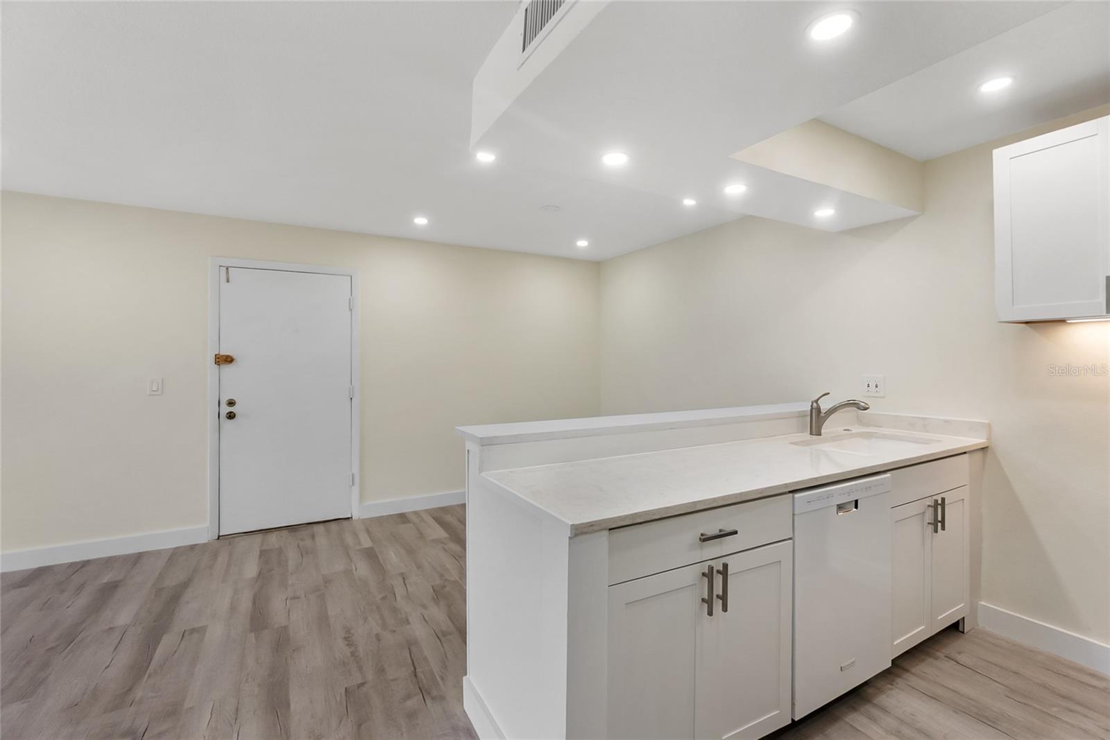 3229 BENEVA RD #203, SARASOTA, FL, 34232