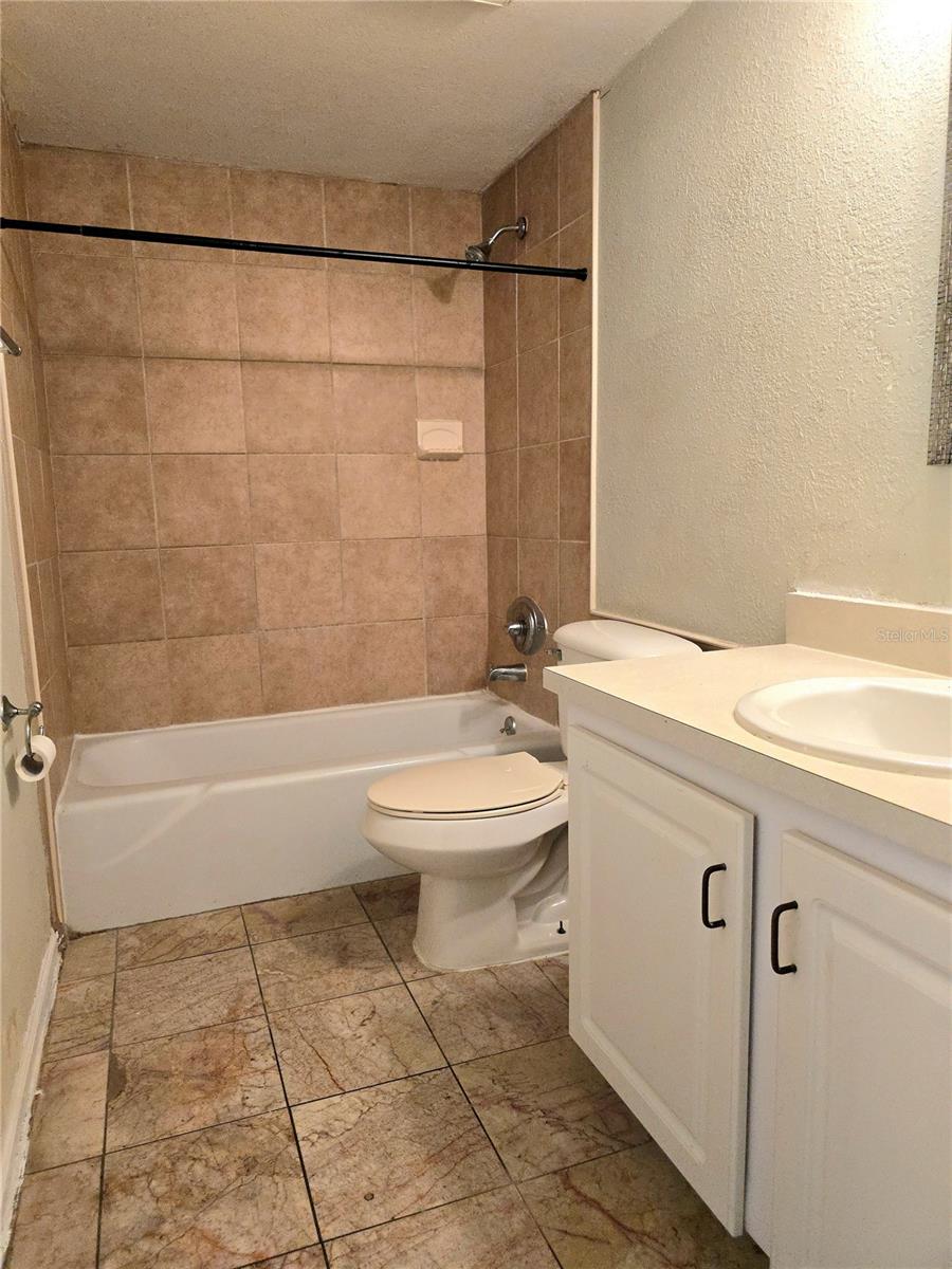 1920 E EDGEWOOD DR #J5, LAKELAND, FL, 33803