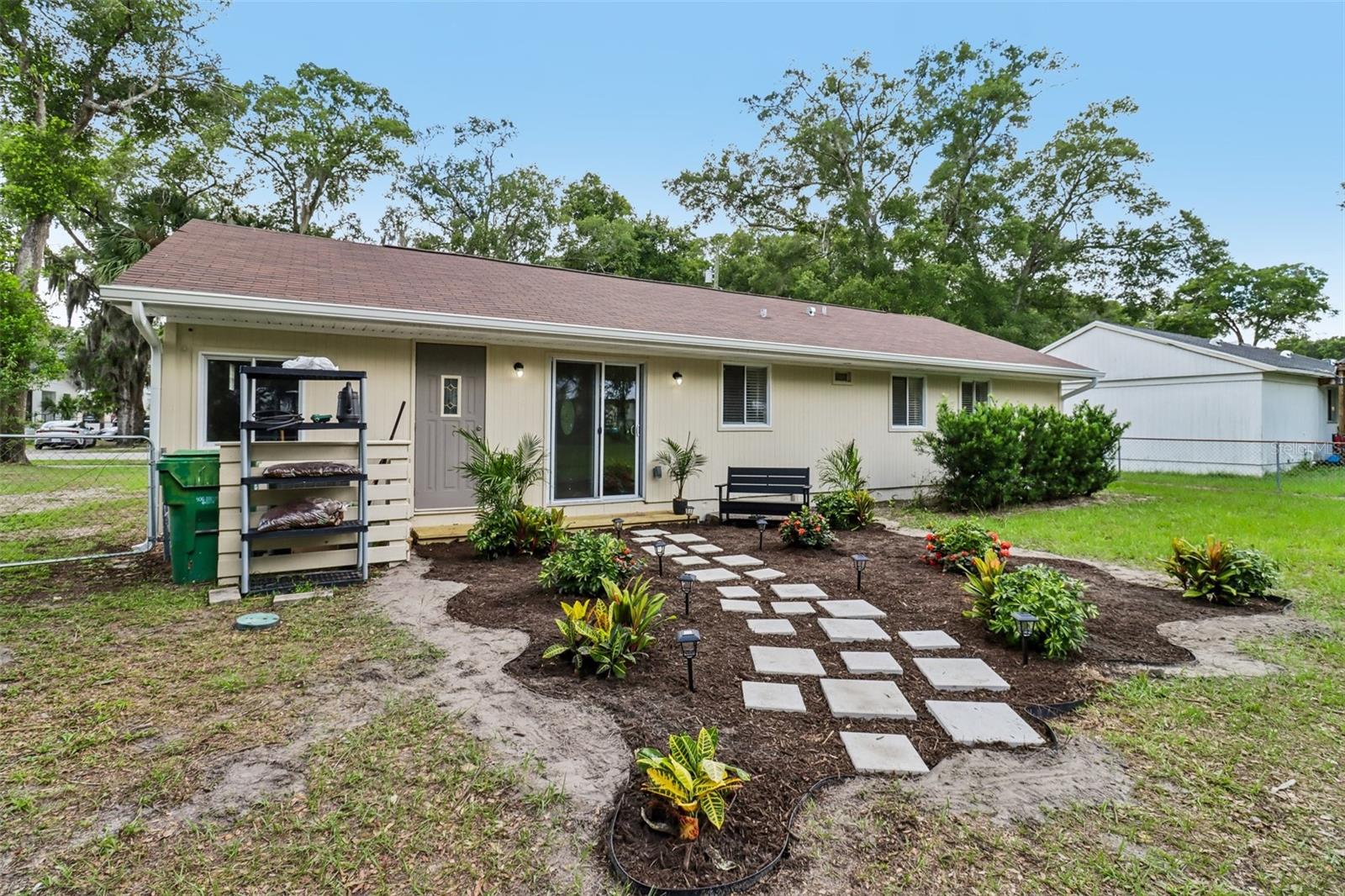 105 N FAIRFAX AVE, DELAND, FL, 32724