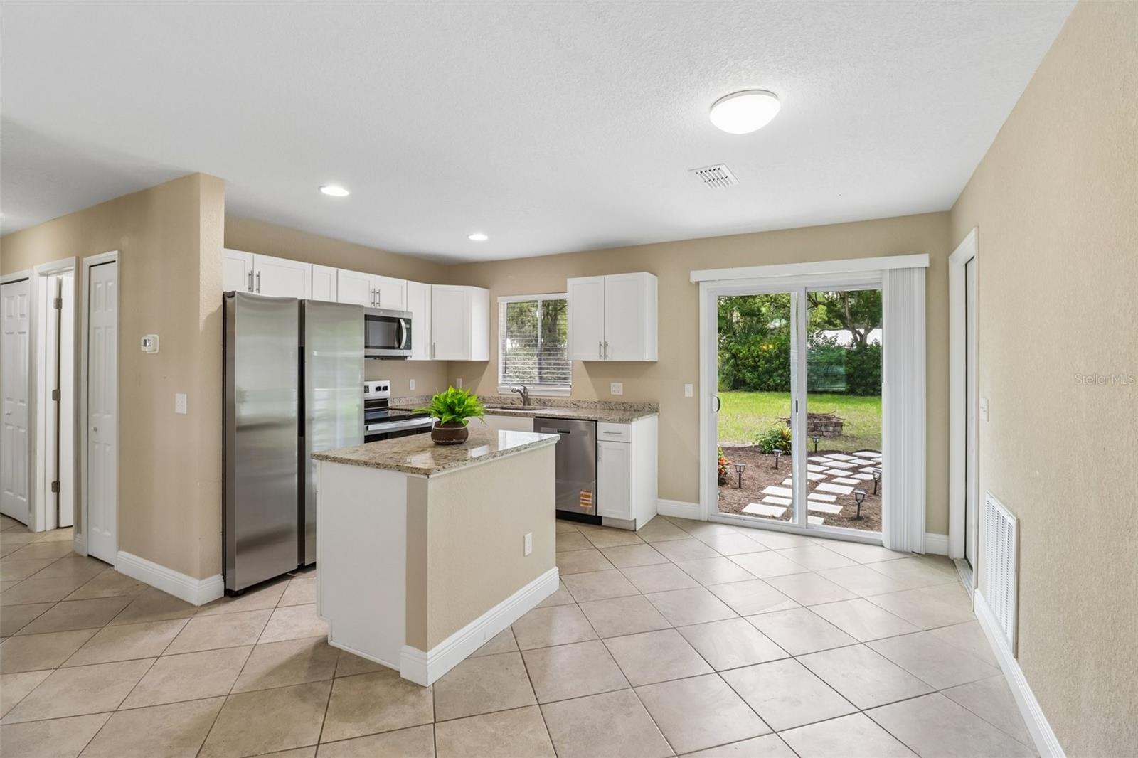 105 N FAIRFAX AVE, DELAND, FL, 32724