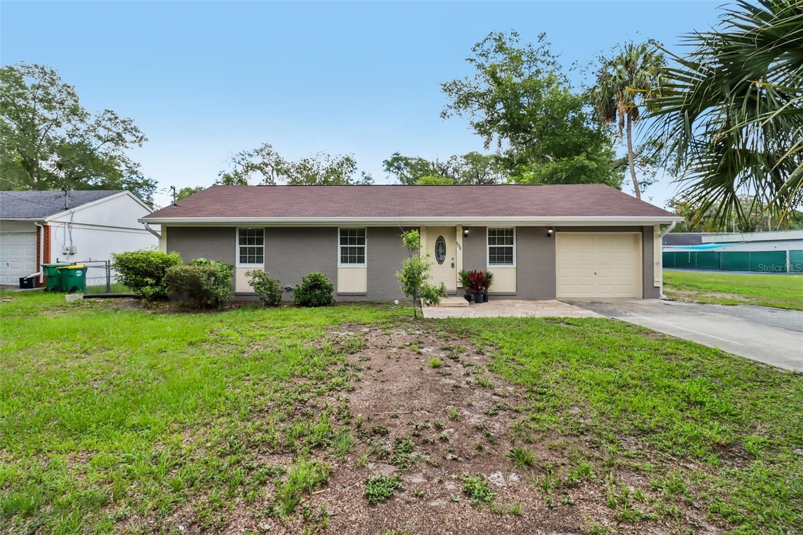 105 N FAIRFAX AVE, DELAND, FL, 32724
