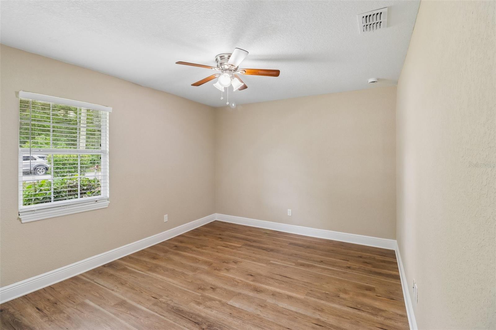105 N FAIRFAX AVE, DELAND, FL, 32724