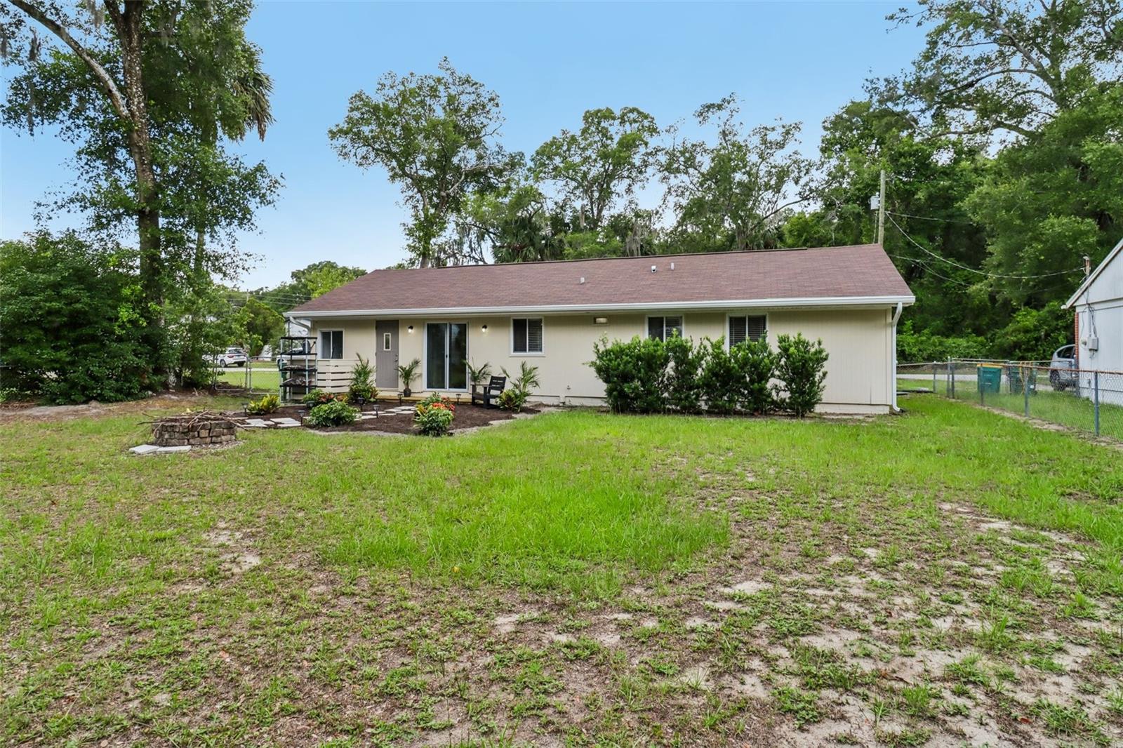105 N FAIRFAX AVE, DELAND, FL, 32724