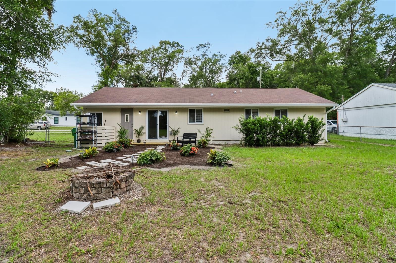 105 N FAIRFAX AVE, DELAND, FL, 32724