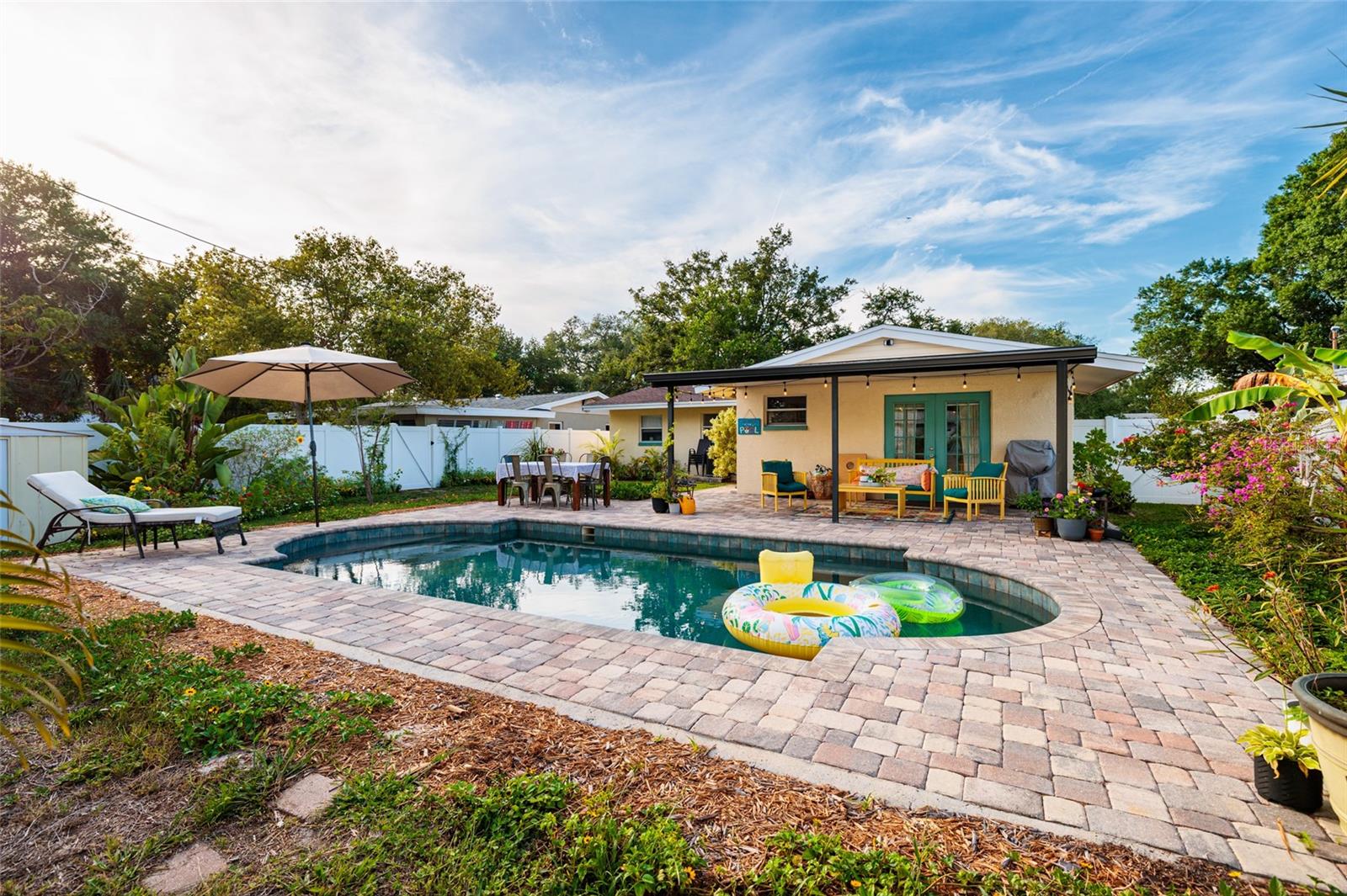 230 43RD AVE NE, ST PETERSBURG, FL, 33703