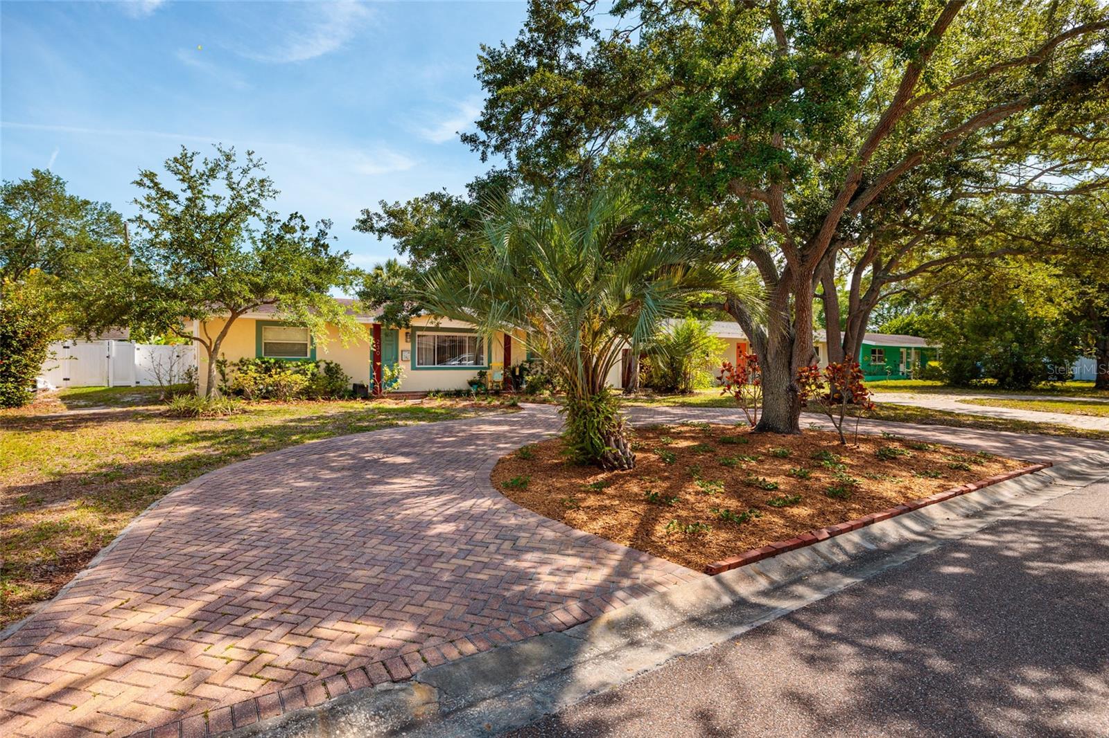 230 43RD AVE NE, ST PETERSBURG, FL, 33703