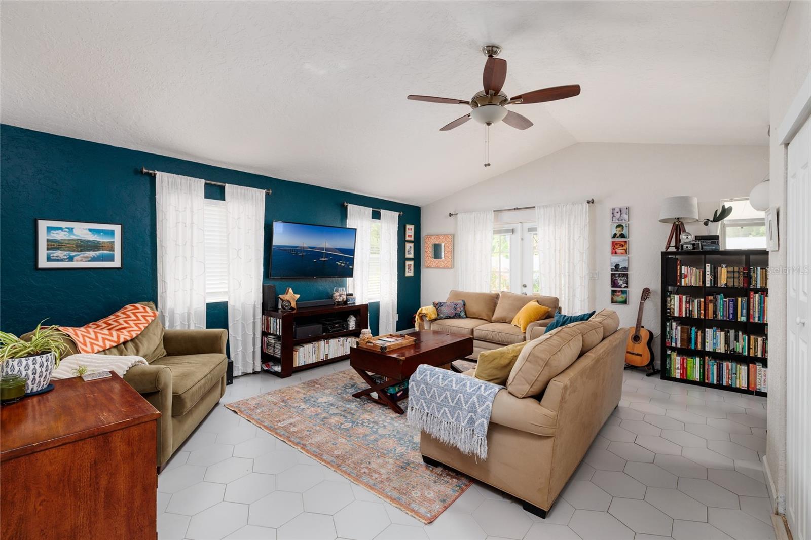 230 43RD AVE NE, ST PETERSBURG, FL, 33703