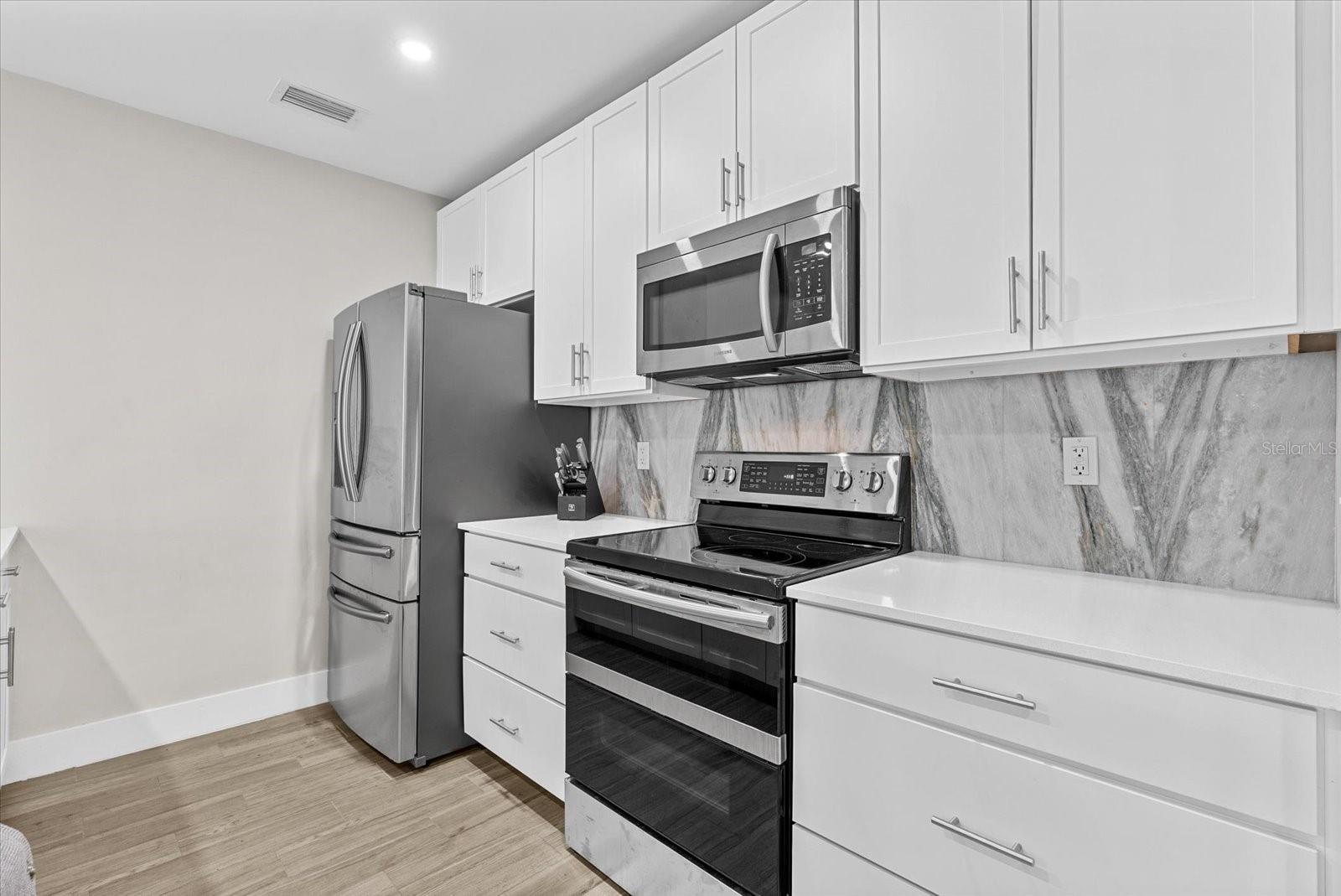 332 COCOANUT AVE #302, SARASOTA, FL, 34236