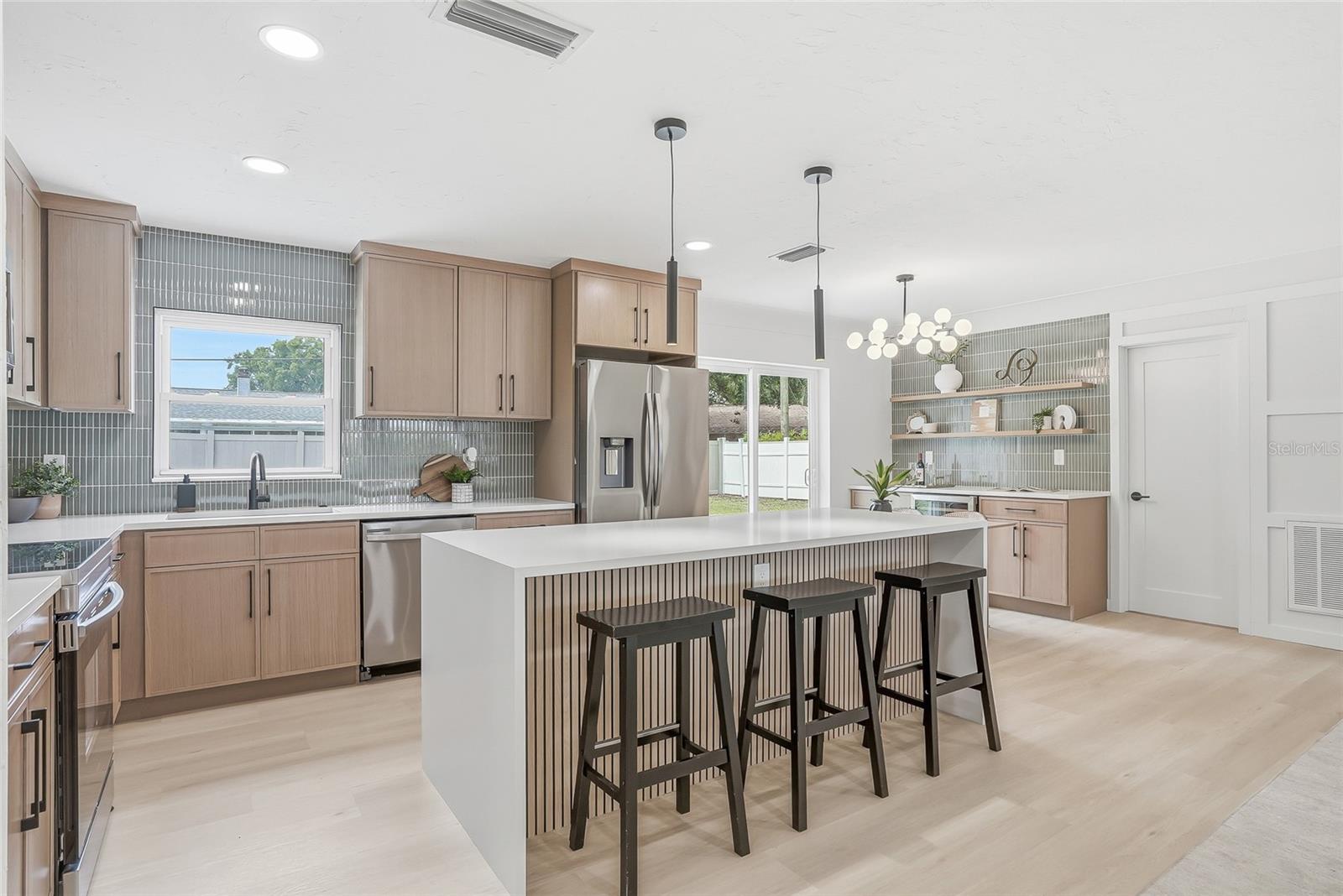 6470 26TH AVE N, ST PETERSBURG, FL, 33710