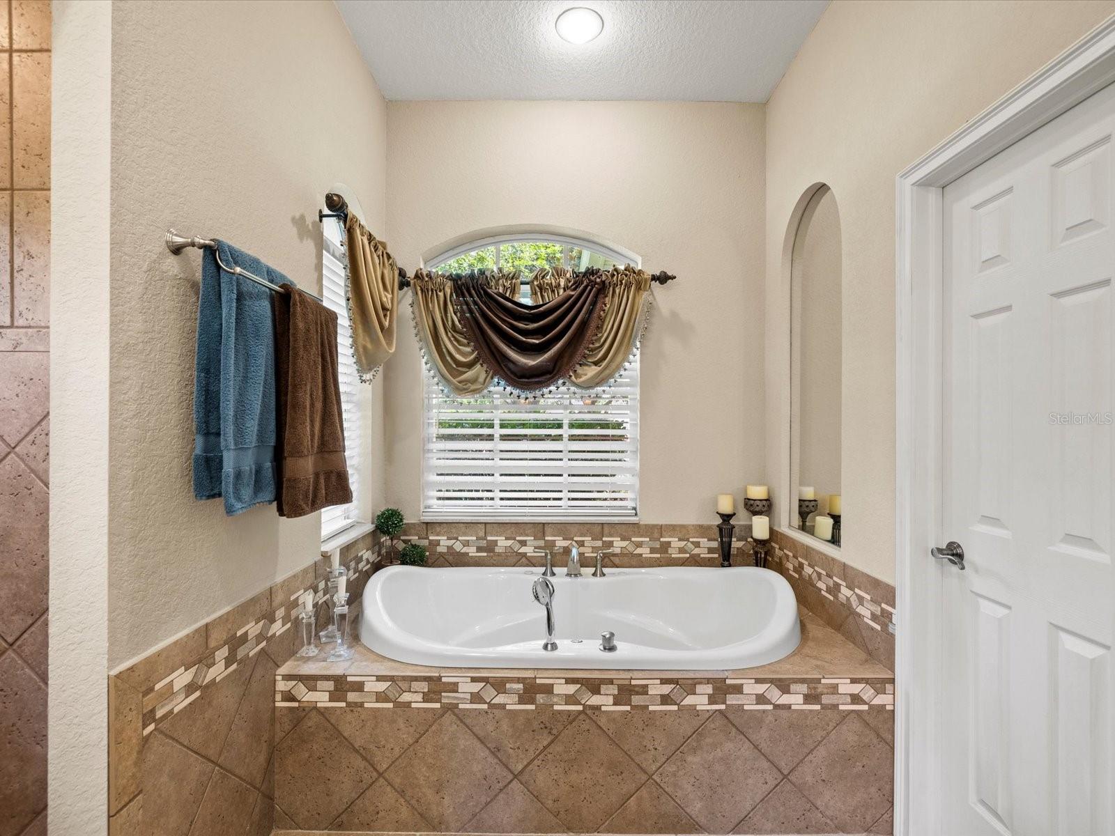 19617 EAGLE CREST DR, LUTZ, FL, 33549