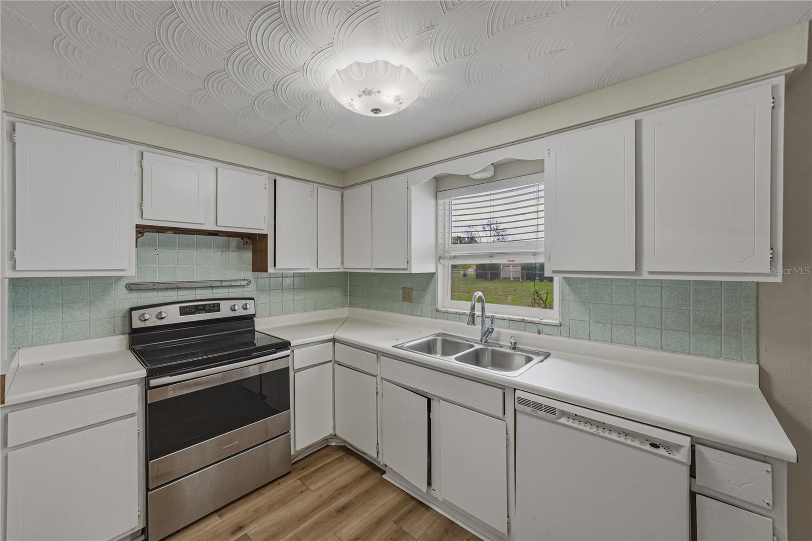 37136 MANDARIN AVE, ZEPHYRHILLS, FL, 33541