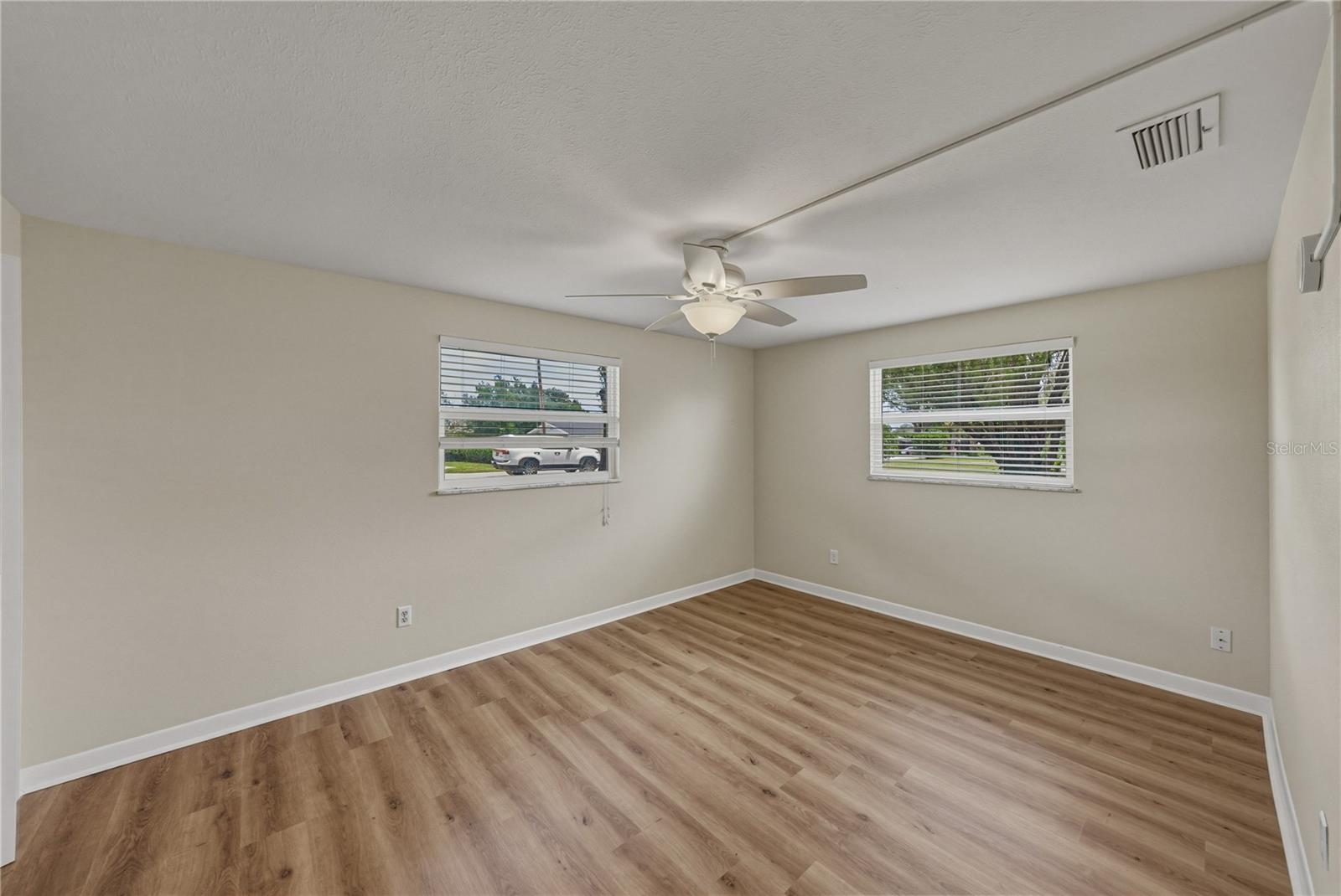 37136 MANDARIN AVE, ZEPHYRHILLS, FL, 33541