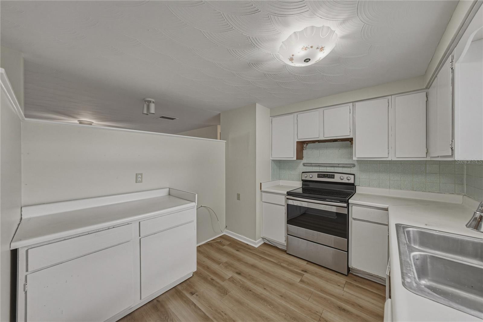 37136 MANDARIN AVE, ZEPHYRHILLS, FL, 33541