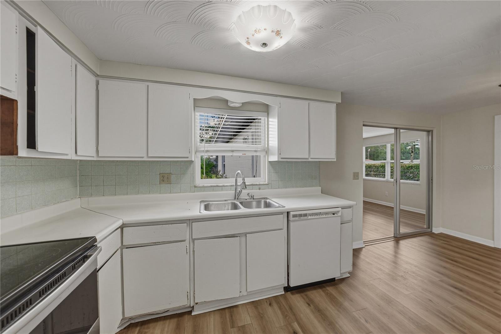 37136 MANDARIN AVE, ZEPHYRHILLS, FL, 33541