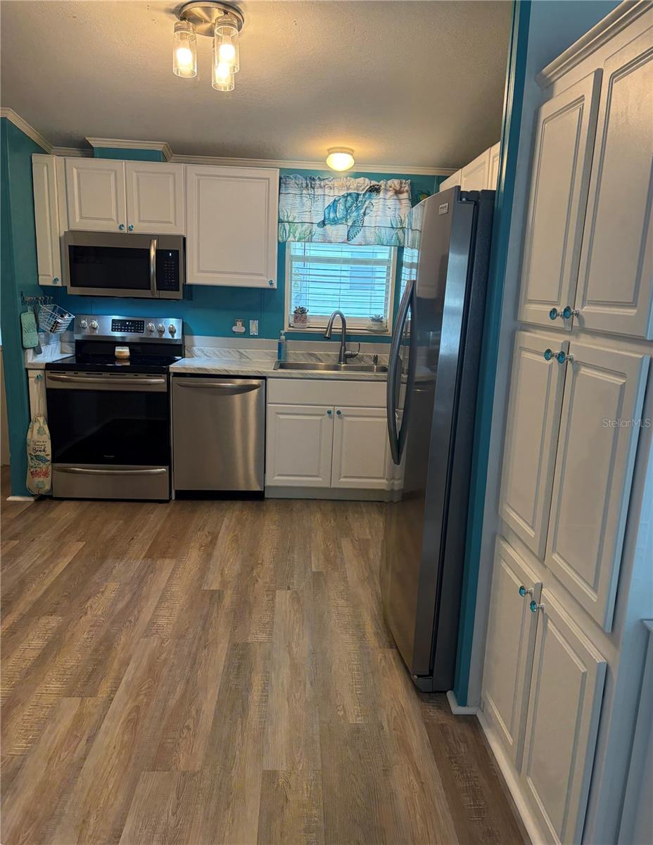 37650 NEWAL AVE, ZEPHYRHILLS, FL, 33542
