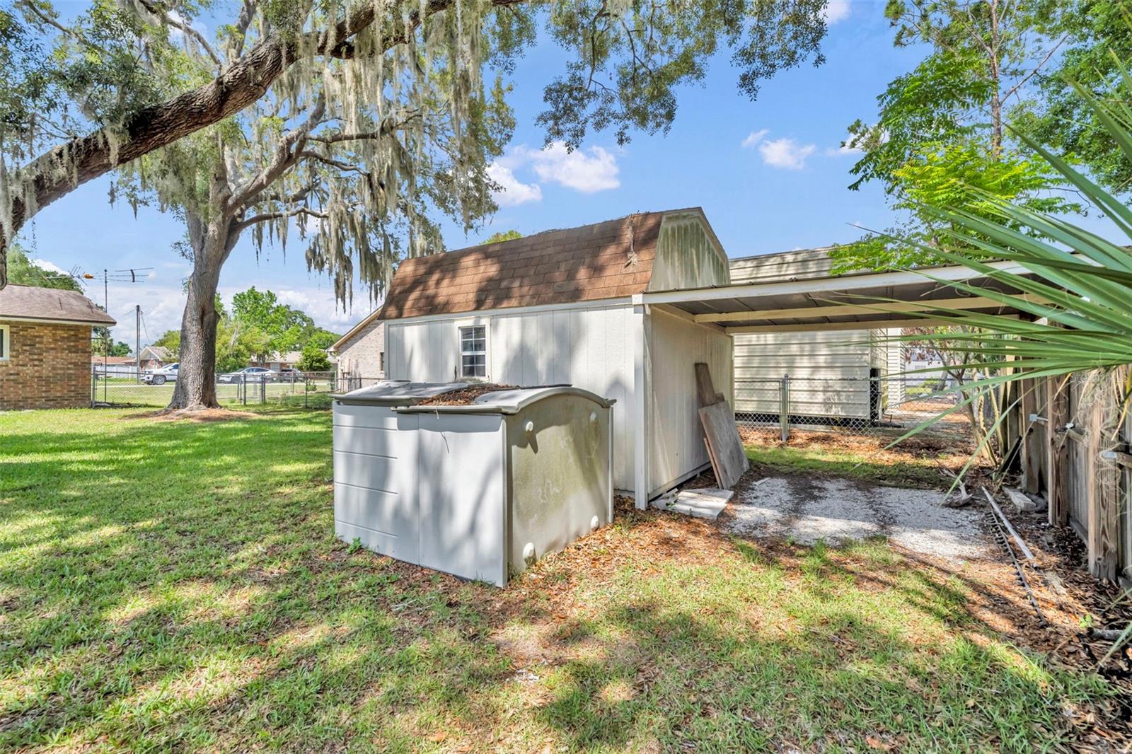 9830 BUNKER RD, LEESBURG, FL, 34788
