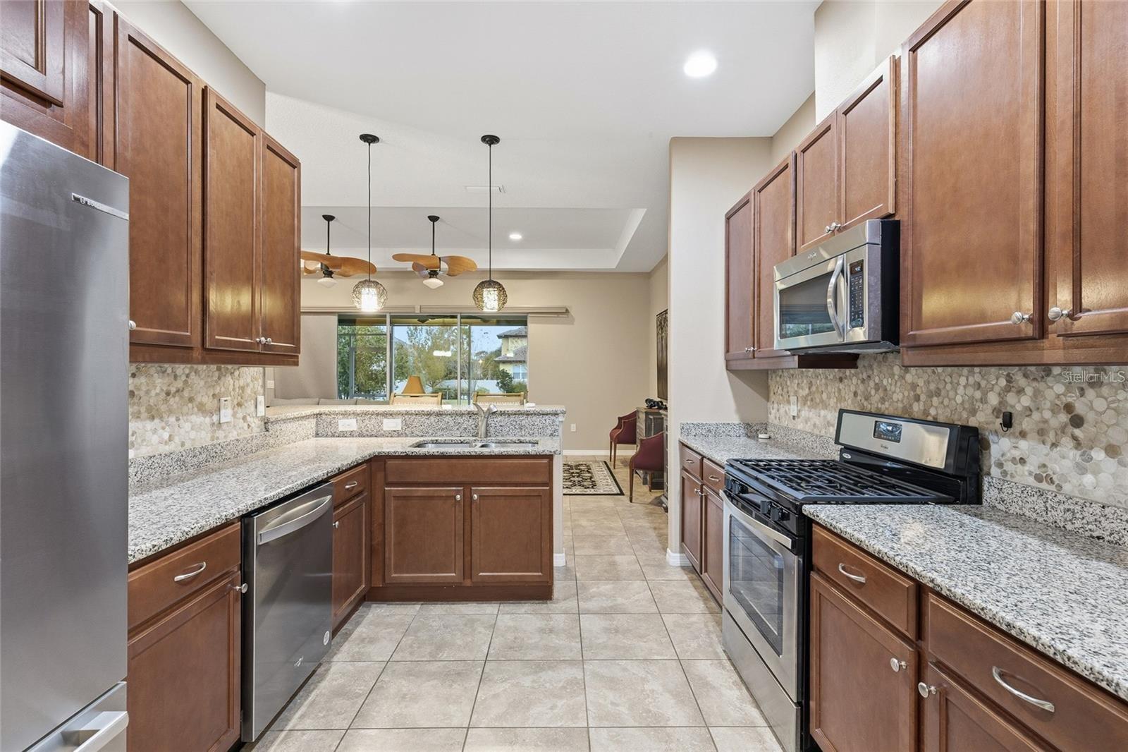 8683 BRIDGEPORT BAY CIR, MOUNT DORA, FL, 32757