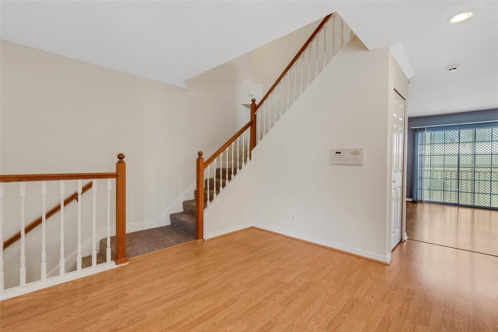 8198 EAGLES PARK DR, ST PETERSBURG, FL, 33709