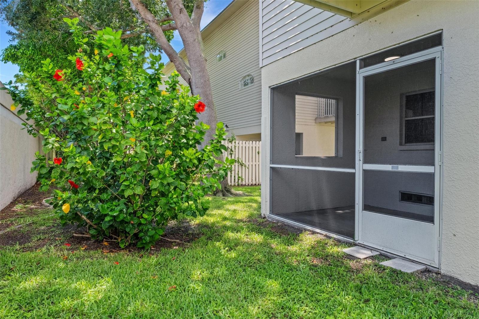 8198 EAGLES PARK DR, ST PETERSBURG, FL, 33709
