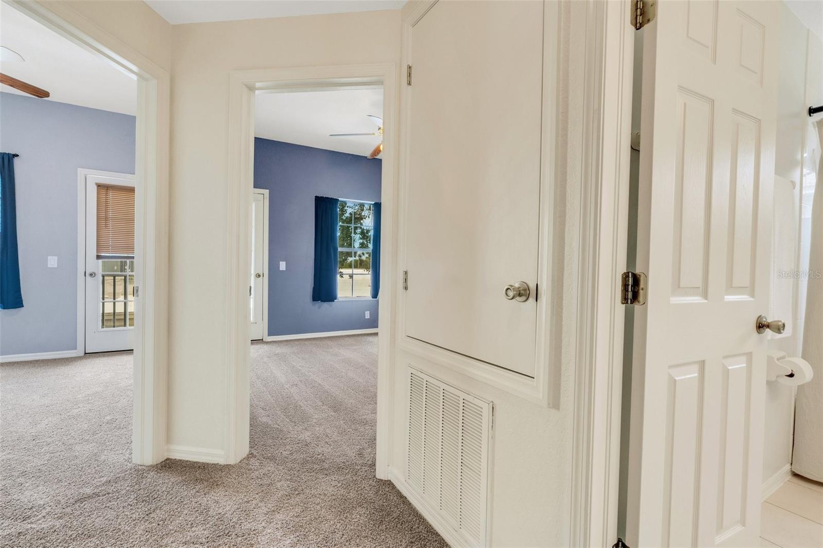 8198 EAGLES PARK DR, ST PETERSBURG, FL, 33709