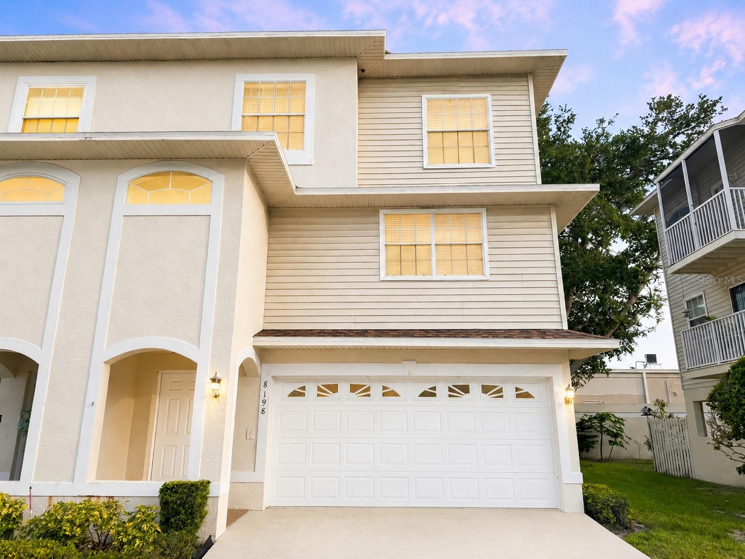 8198 EAGLES PARK DR, ST PETERSBURG, FL, 33709