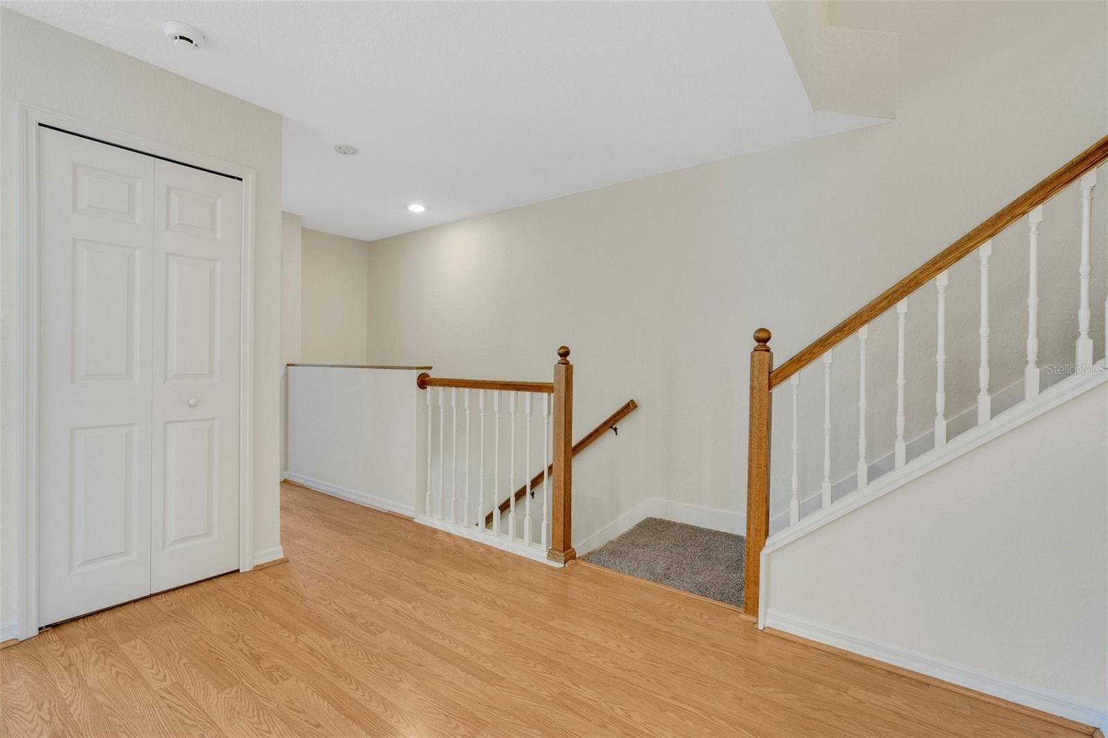 8198 EAGLES PARK DR, ST PETERSBURG, FL, 33709