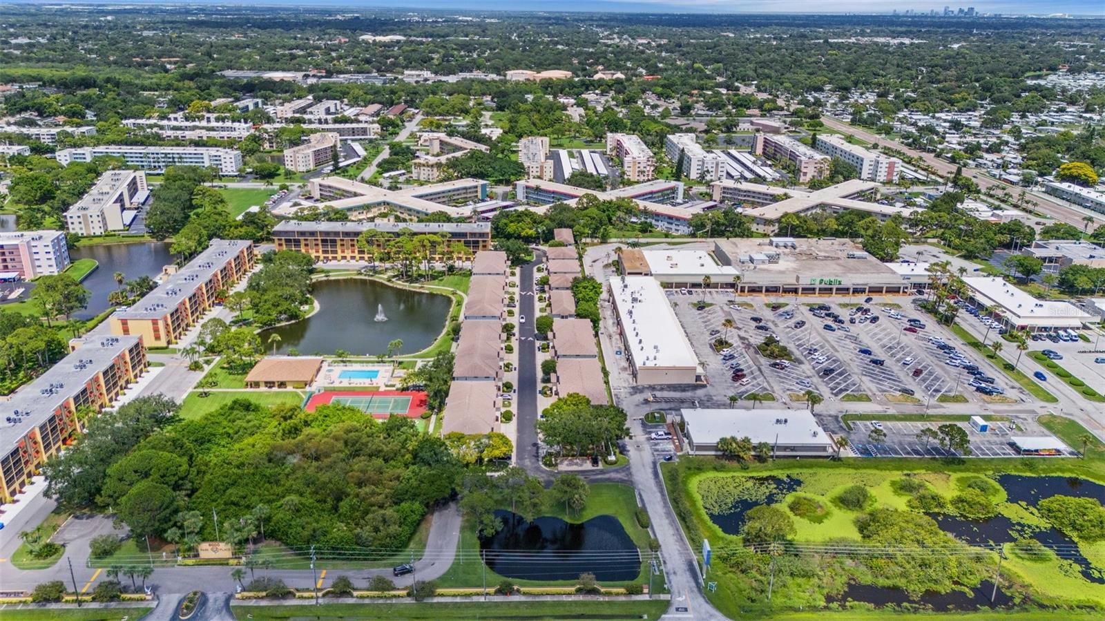 8198 EAGLES PARK DR, ST PETERSBURG, FL, 33709