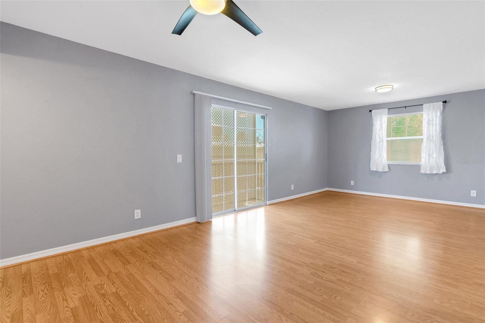 8198 EAGLES PARK DR, ST PETERSBURG, FL, 33709