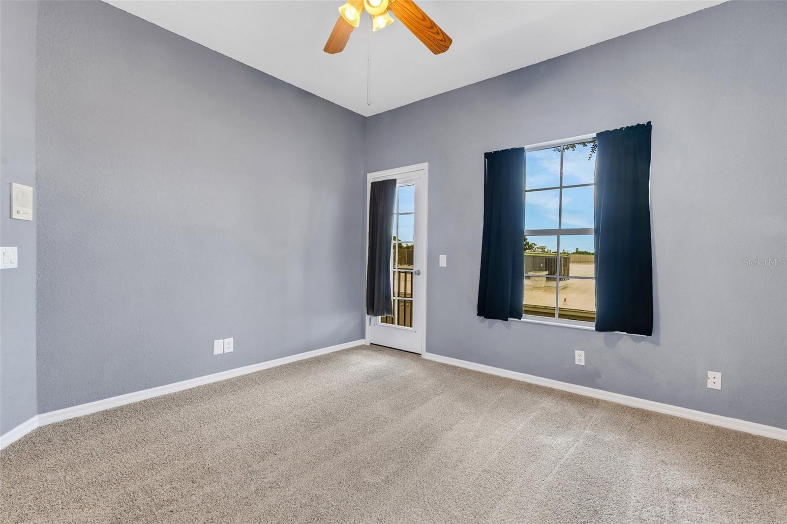 8198 EAGLES PARK DR, ST PETERSBURG, FL, 33709