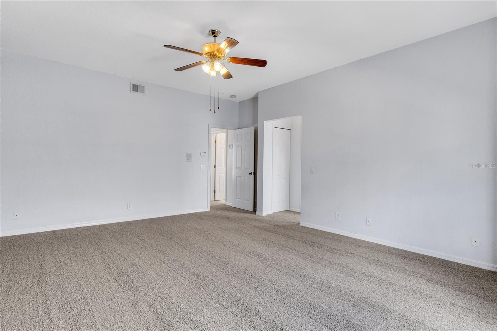 8198 EAGLES PARK DR, ST PETERSBURG, FL, 33709