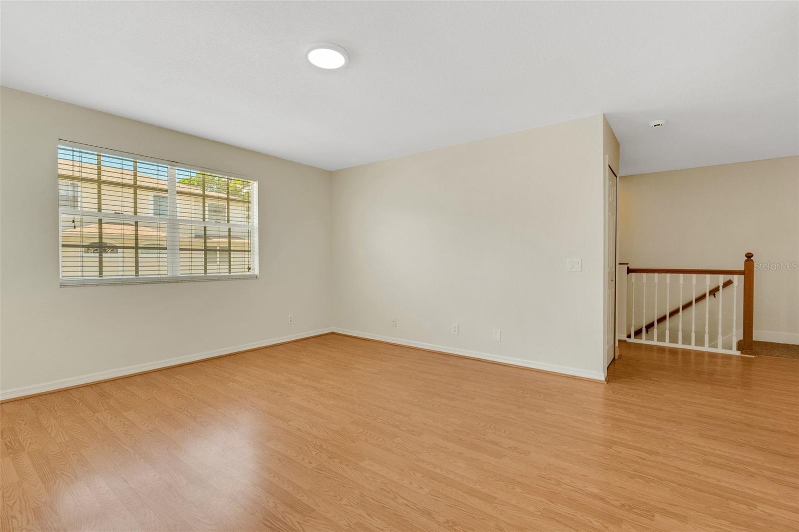 8198 EAGLES PARK DR, ST PETERSBURG, FL, 33709