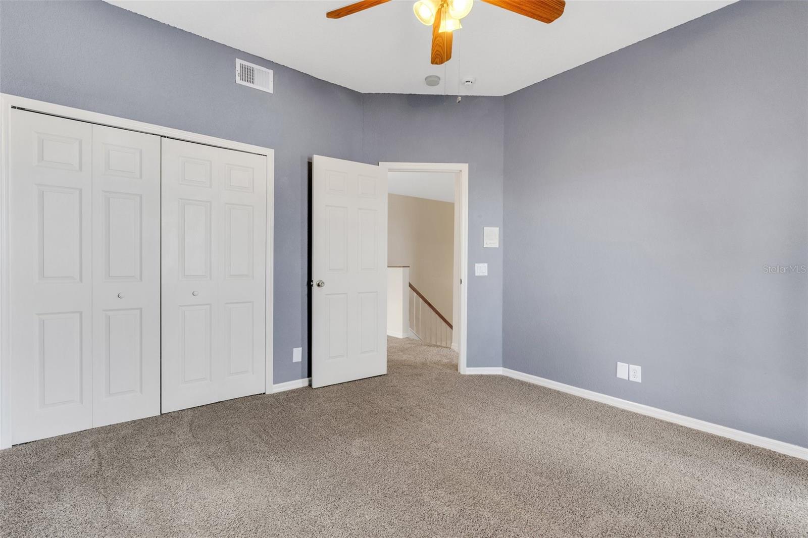 8198 EAGLES PARK DR, ST PETERSBURG, FL, 33709