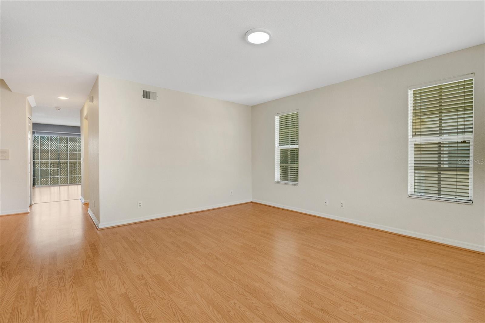 8198 EAGLES PARK DR, ST PETERSBURG, FL, 33709