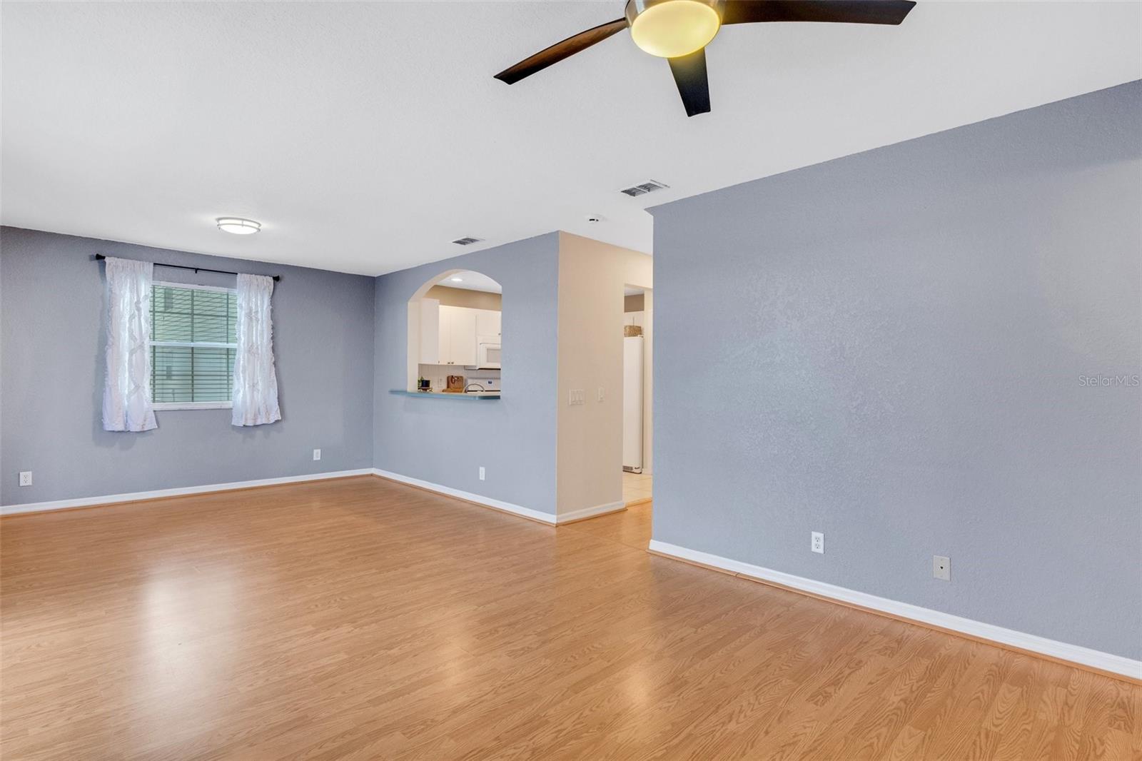 8198 EAGLES PARK DR, ST PETERSBURG, FL, 33709
