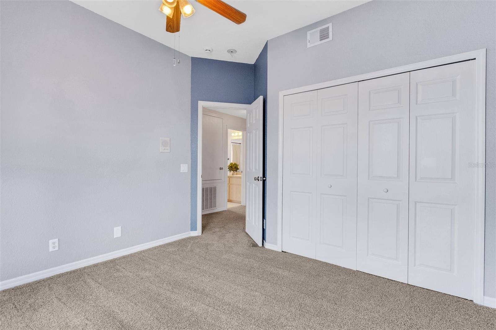 8198 EAGLES PARK DR, ST PETERSBURG, FL, 33709