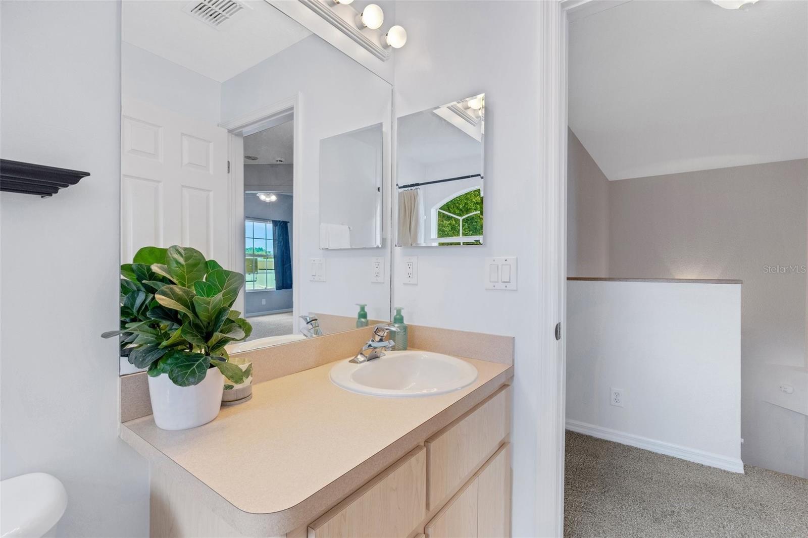 8198 EAGLES PARK DR, ST PETERSBURG, FL, 33709